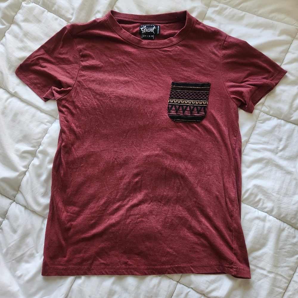 Small Men's Beautiful Giant shirt